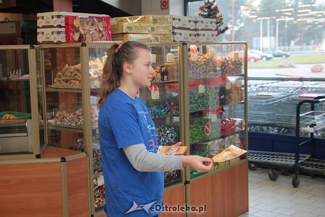 Ostrołęka: Świąteczna Zbiórka Żywności wystartowała! [04.12.2015] - zdjęcie #10 - eOstroleka.pl