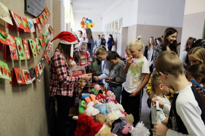 Pomagamy Mikołajowi [04.12.2015] - zdjęcie #9 - eOstroleka.pl