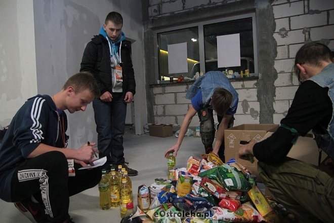 Za nami drugi dzień Świątecznej Zbiórki Żywności: Mamy już niemal 8,5 tony [05.12.2015] - zdjęcie #35 - eOstroleka.pl