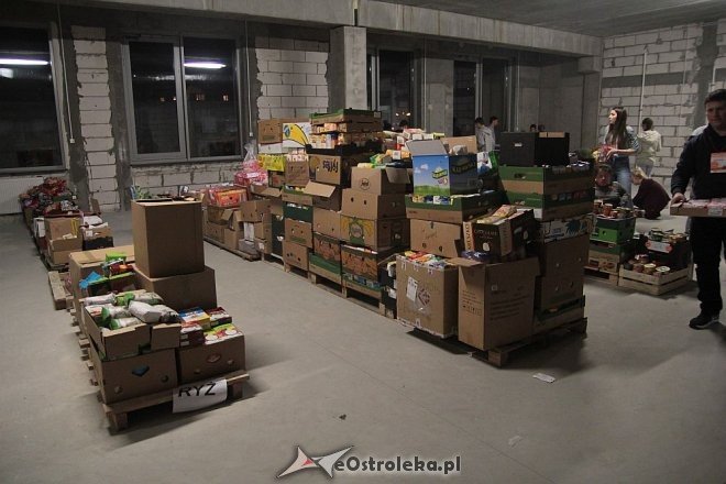 Za nami drugi dzień Świątecznej Zbiórki Żywności: Mamy już niemal 8,5 tony [05.12.2015] - zdjęcie #45 - eOstroleka.pl