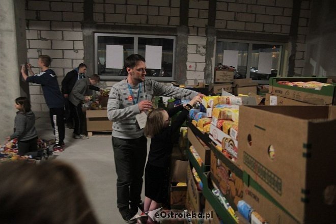 Za nami drugi dzień Świątecznej Zbiórki Żywności: Mamy już niemal 8,5 tony [05.12.2015] - zdjęcie #47 - eOstroleka.pl