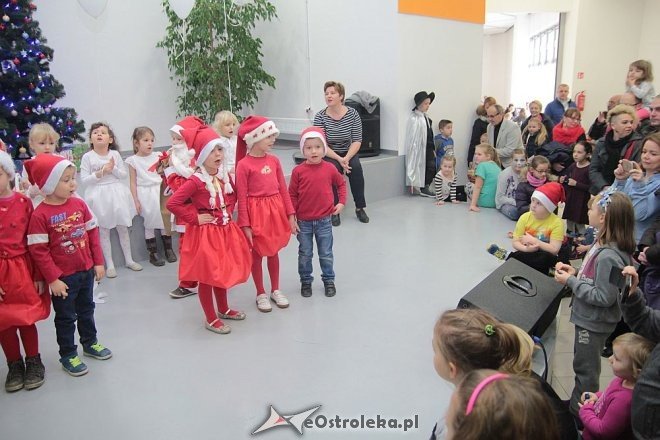 Ostrołęka: Mikołajki w Hali Targowej Feniks [05.12.2015] - zdjęcie #29 - eOstroleka.pl