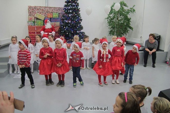 Ostrołęka: Mikołajki w Hali Targowej Feniks [05.12.2015] - zdjęcie #22 - eOstroleka.pl