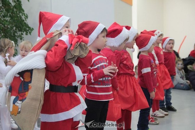 Ostrołęka: Mikołajki w Hali Targowej Feniks [05.12.2015] - zdjęcie #20 - eOstroleka.pl