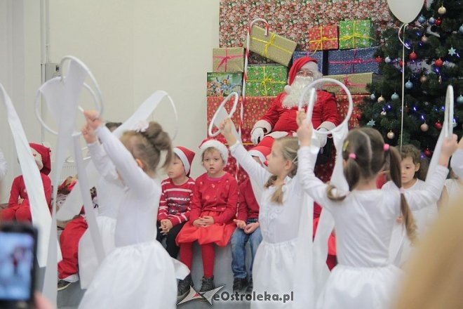 Ostrołęka: Mikołajki w Hali Targowej Feniks [05.12.2015] - zdjęcie #18 - eOstroleka.pl