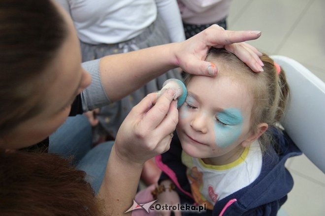 Ostrołęka: Mikołajki w Hali Targowej Feniks [05.12.2015] - zdjęcie #12 - eOstroleka.pl