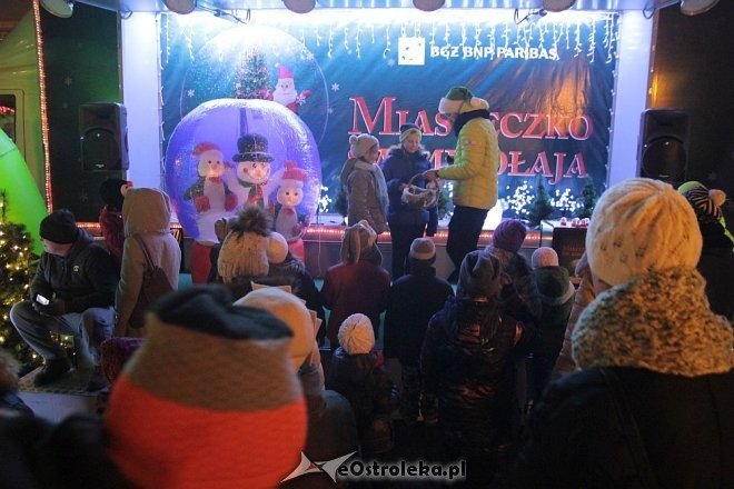 Mobilne miasteczko Świętego Mikołaja zawitało do Ostrołęki [05.12.2015] - zdjęcie #15 - eOstroleka.pl