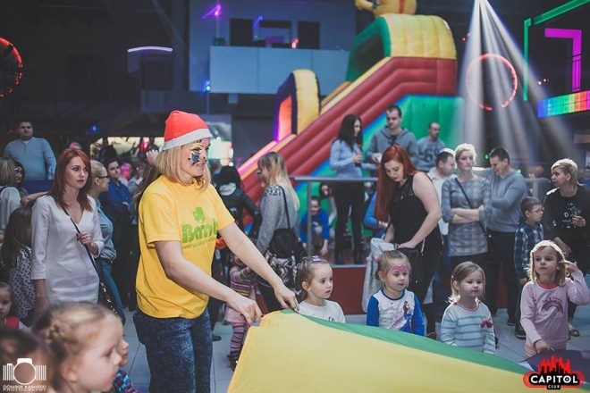 Kinder Party, Minionki i Mikołaj w Clubie Capitol [06.12.2015] - zdjęcie #50 - eOstroleka.pl