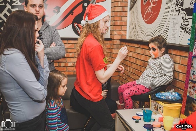 Kinder Party, Minionki i Mikołaj w Clubie Capitol [06.12.2015] - zdjęcie #307 - eOstroleka.pl