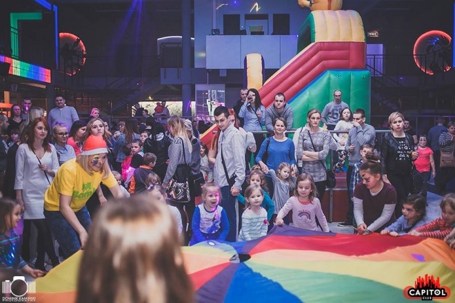 Kinder Party, Minionki i Mikołaj w Clubie Capitol [06.12.2015] - zdjęcie #77 - eOstroleka.pl