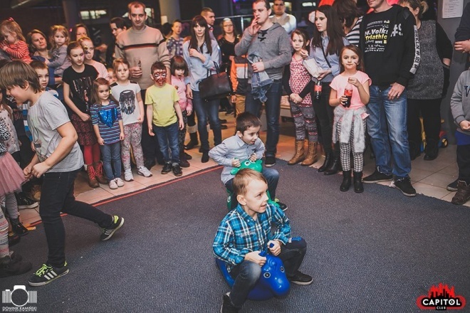 Kinder Party, Minionki i Mikołaj w Clubie Capitol [06.12.2015] - zdjęcie #289 - eOstroleka.pl