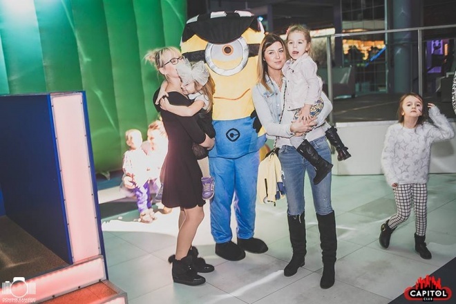 Kinder Party, Minionki i Mikołaj w Clubie Capitol [06.12.2015] - zdjęcie #276 - eOstroleka.pl
