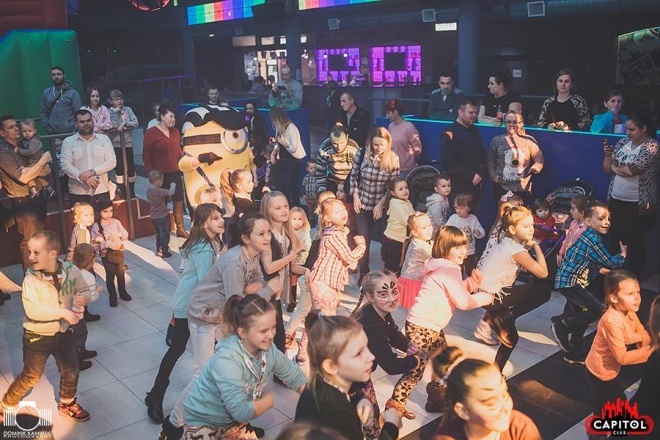 Kinder Party, Minionki i Mikołaj w Clubie Capitol [06.12.2015] - zdjęcie #274 - eOstroleka.pl