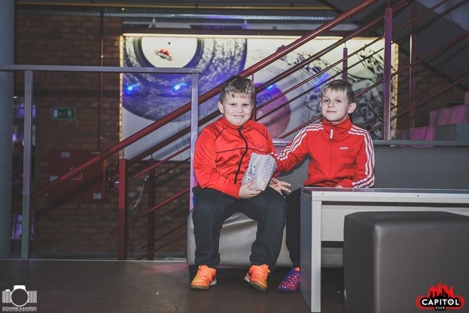 Kinder Party, Minionki i Mikołaj w Clubie Capitol [06.12.2015] - zdjęcie #266 - eOstroleka.pl