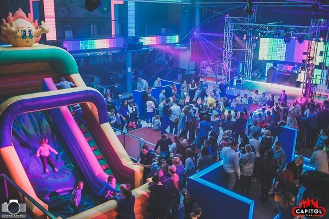 Kinder Party, Minionki i Mikołaj w Clubie Capitol [06.12.2015] - zdjęcie #240 - eOstroleka.pl