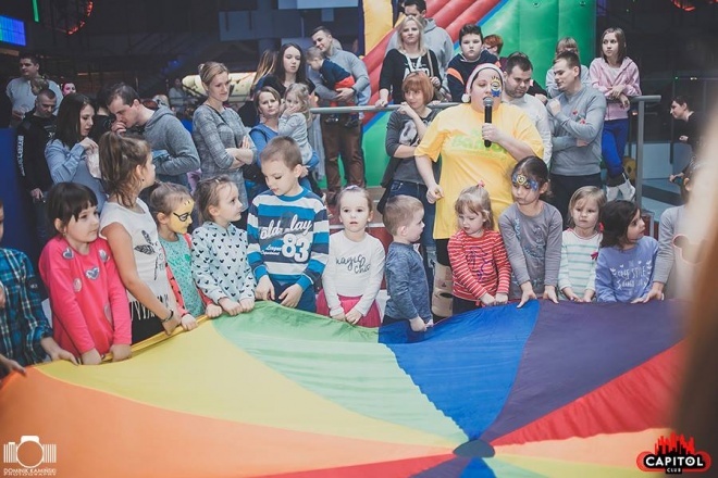 Kinder Party, Minionki i Mikołaj w Clubie Capitol [06.12.2015] - zdjęcie #225 - eOstroleka.pl