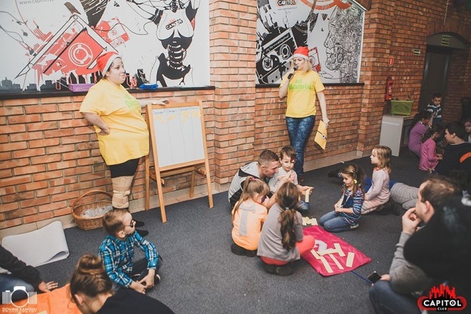 Kinder Party, Minionki i Mikołaj w Clubie Capitol [06.12.2015] - zdjęcie #210 - eOstroleka.pl
