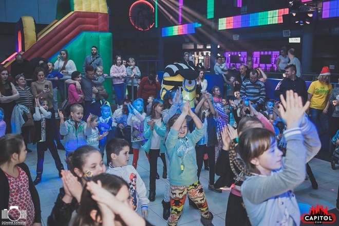 Kinder Party, Minionki i Mikołaj w Clubie Capitol [06.12.2015] - zdjęcie #207 - eOstroleka.pl