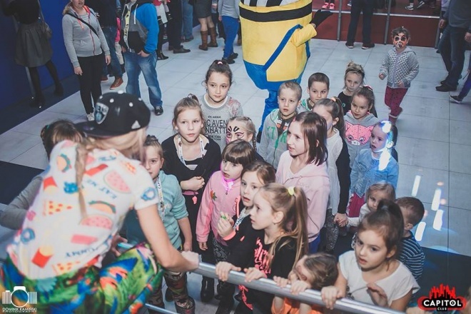 Kinder Party, Minionki i Mikołaj w Clubie Capitol [06.12.2015] - zdjęcie #165 - eOstroleka.pl
