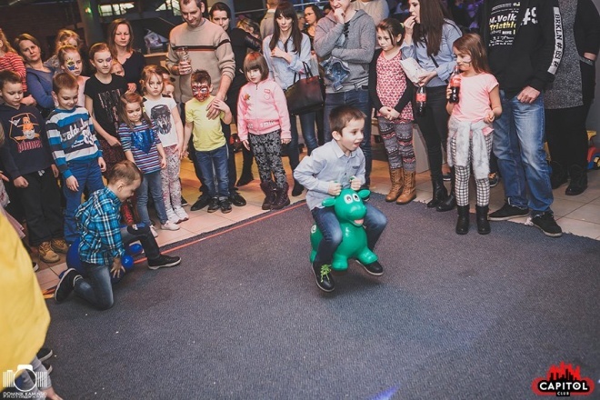 Kinder Party, Minionki i Mikołaj w Clubie Capitol [06.12.2015] - zdjęcie #144 - eOstroleka.pl