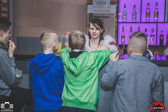 Kinder Party, Minionki i Mikołaj w Clubie Capitol [06.12.2015] - zdjęcie #133 - eOstroleka.pl