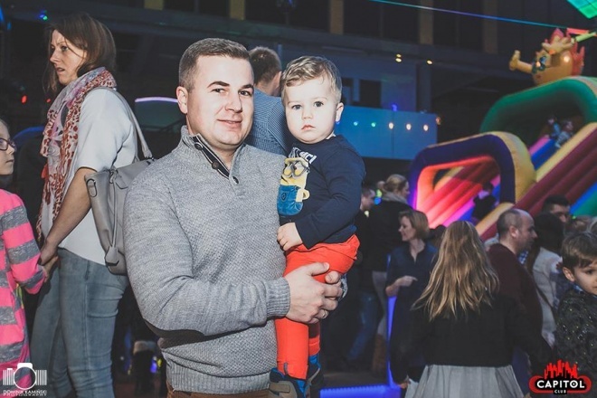 Kinder Party, Minionki i Mikołaj w Clubie Capitol [06.12.2015] - zdjęcie #131 - eOstroleka.pl