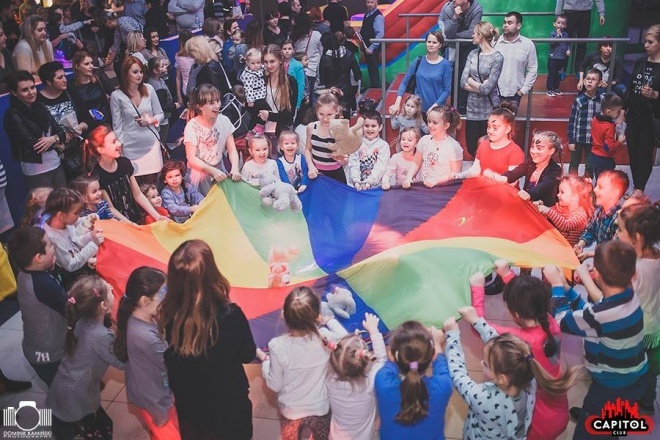 Kinder Party, Minionki i Mikołaj w Clubie Capitol [06.12.2015] - zdjęcie #121 - eOstroleka.pl