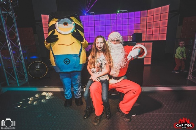 Kinder Party, Minionki i Mikołaj w Clubie Capitol [06.12.2015] - zdjęcie #107 - eOstroleka.pl