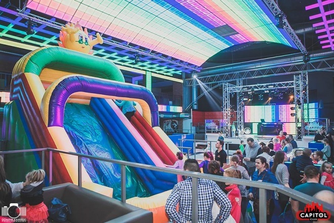 Kinder Party, Minionki i Mikołaj w Clubie Capitol [06.12.2015] - zdjęcie #99 - eOstroleka.pl