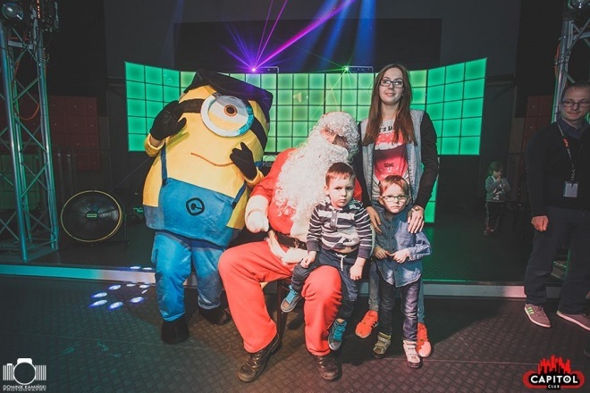 Kinder Party, Minionki i Mikołaj w Clubie Capitol [06.12.2015] - zdjęcie #89 - eOstroleka.pl