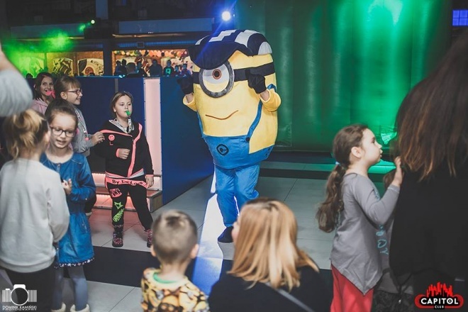 Kinder Party, Minionki i Mikołaj w Clubie Capitol [06.12.2015] - zdjęcie #263 - eOstroleka.pl