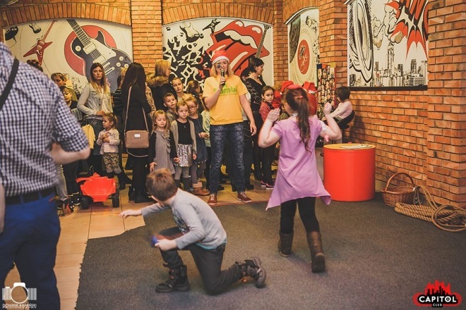 Kinder Party, Minionki i Mikołaj w Clubie Capitol [06.12.2015] - zdjęcie #259 - eOstroleka.pl