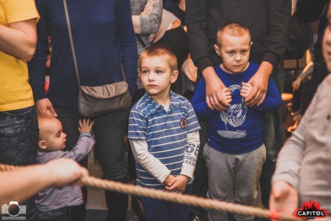 Kinder Party, Minionki i Mikołaj w Clubie Capitol [06.12.2015] - zdjęcie #257 - eOstroleka.pl