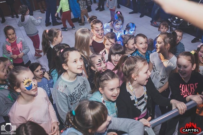 Kinder Party, Minionki i Mikołaj w Clubie Capitol [06.12.2015] - zdjęcie #251 - eOstroleka.pl