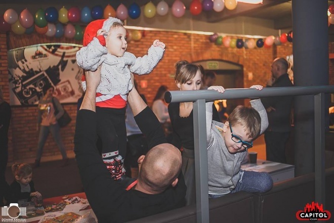 Kinder Party, Minionki i Mikołaj w Clubie Capitol [06.12.2015] - zdjęcie #244 - eOstroleka.pl