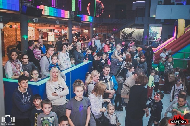 Kinder Party, Minionki i Mikołaj w Clubie Capitol [06.12.2015] - zdjęcie #241 - eOstroleka.pl