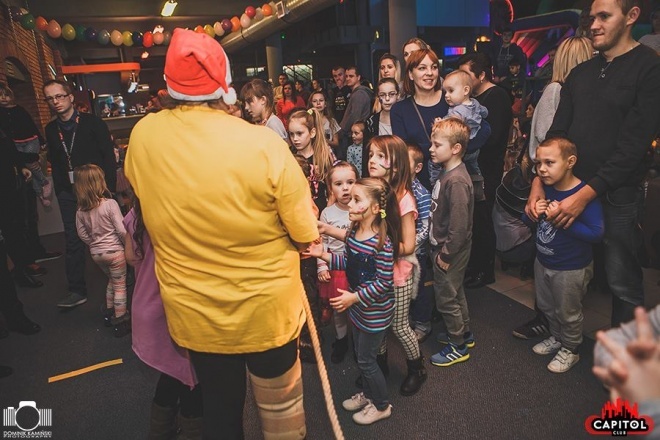 Kinder Party, Minionki i Mikołaj w Clubie Capitol [06.12.2015] - zdjęcie #229 - eOstroleka.pl
