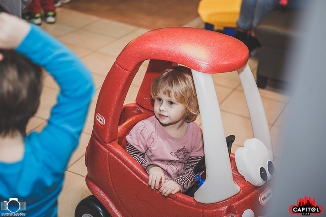 Kinder Party, Minionki i Mikołaj w Clubie Capitol [06.12.2015] - zdjęcie #226 - eOstroleka.pl