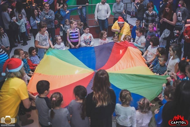 Kinder Party, Minionki i Mikołaj w Clubie Capitol [06.12.2015] - zdjęcie #217 - eOstroleka.pl