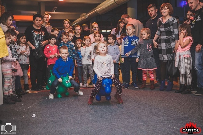 Kinder Party, Minionki i Mikołaj w Clubie Capitol [06.12.2015] - zdjęcie #214 - eOstroleka.pl