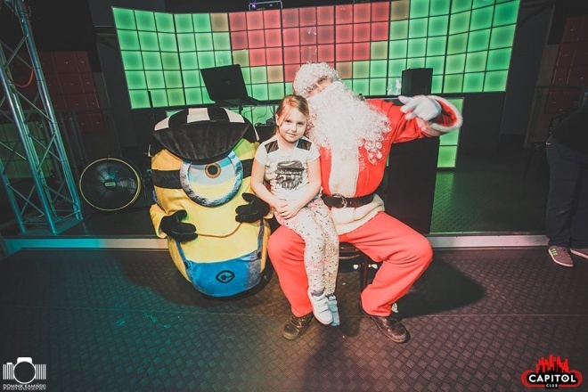 Kinder Party, Minionki i Mikołaj w Clubie Capitol [06.12.2015] - zdjęcie #205 - eOstroleka.pl