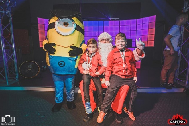 Kinder Party, Minionki i Mikołaj w Clubie Capitol [06.12.2015] - zdjęcie #187 - eOstroleka.pl