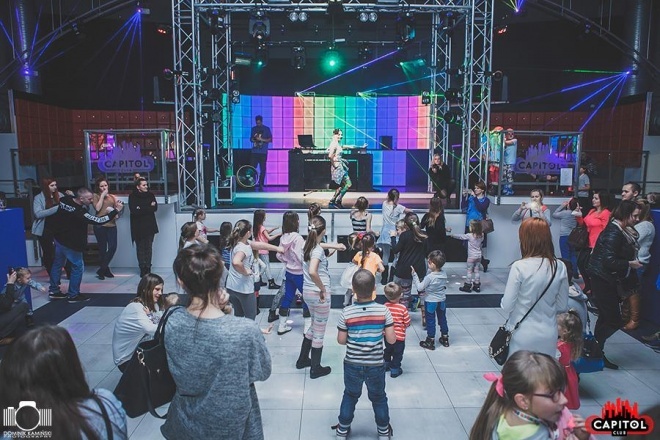 Kinder Party, Minionki i Mikołaj w Clubie Capitol [06.12.2015] - zdjęcie #178 - eOstroleka.pl