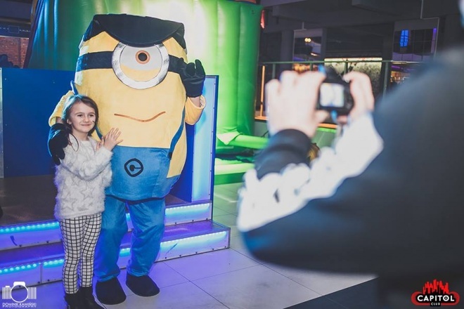 Kinder Party, Minionki i Mikołaj w Clubie Capitol [06.12.2015] - zdjęcie #157 - eOstroleka.pl