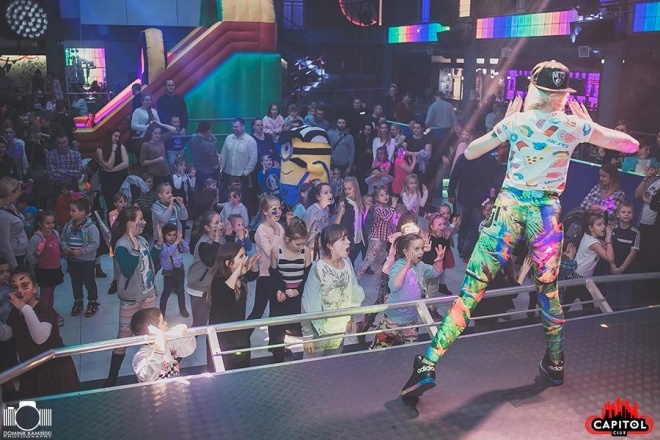 Kinder Party, Minionki i Mikołaj w Clubie Capitol [06.12.2015] - zdjęcie #139 - eOstroleka.pl