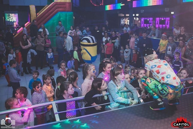 Kinder Party, Minionki i Mikołaj w Clubie Capitol [06.12.2015] - zdjęcie #74 - eOstroleka.pl