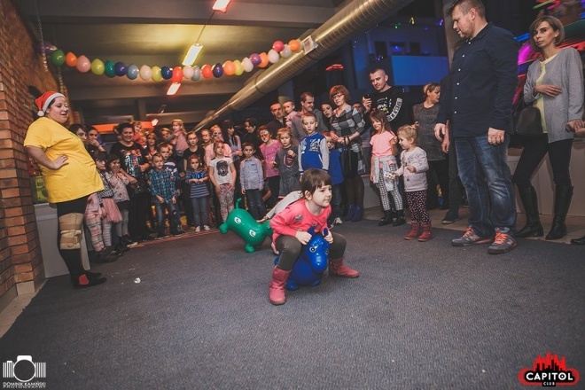 Kinder Party, Minionki i Mikołaj w Clubie Capitol [06.12.2015] - zdjęcie #69 - eOstroleka.pl