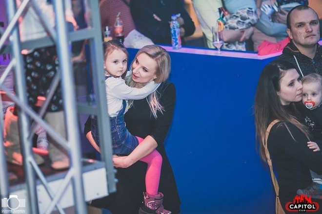 Kinder Party, Minionki i Mikołaj w Clubie Capitol [06.12.2015] - zdjęcie #65 - eOstroleka.pl