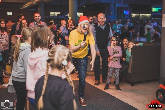 Kinder Party, Minionki i Mikołaj w Clubie Capitol [06.12.2015] - zdjęcie #63 - eOstroleka.pl