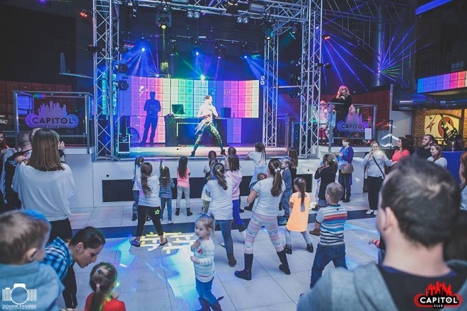 Kinder Party, Minionki i Mikołaj w Clubie Capitol [06.12.2015] - zdjęcie #59 - eOstroleka.pl